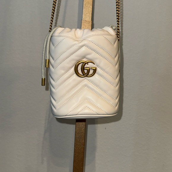 Gucci Handbags - Gucci bucket bag